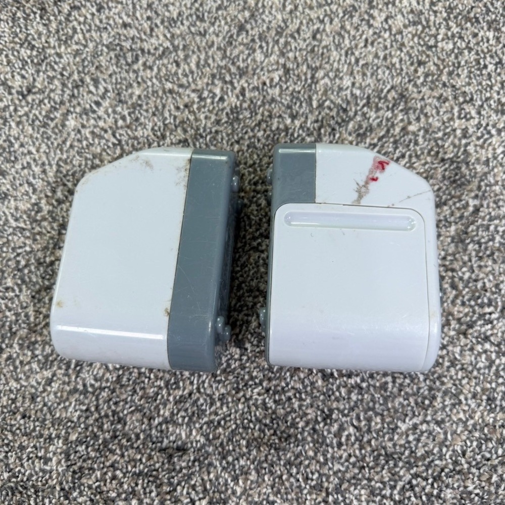 iRobot Scooba Floor Scrubbing Robot Bundle with Virtual Walls and Charger PARTS - Picture 8 of 16